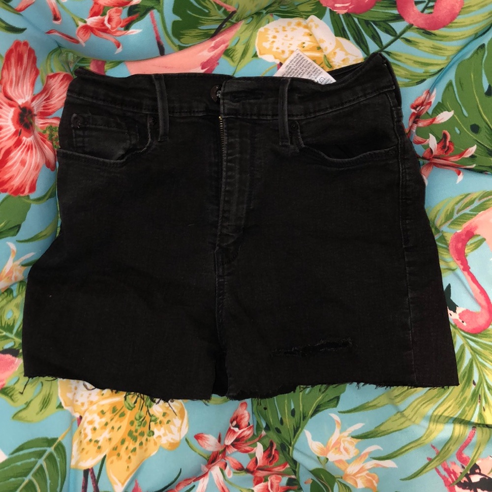Black Levi Mom Shorts